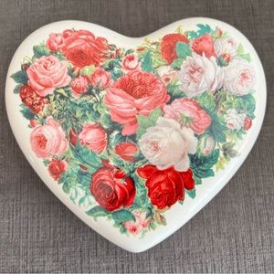 Heart shaped trinket box